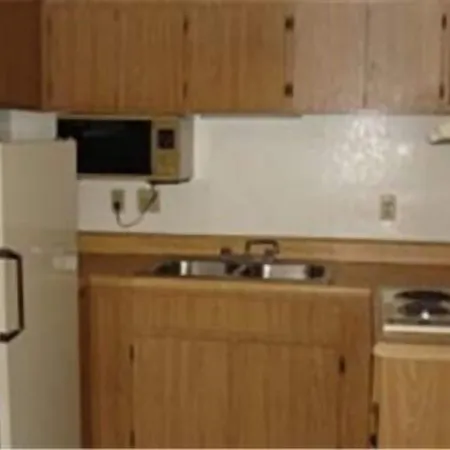 Colonade Motel Suites