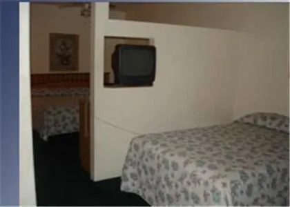 Colonade Motel 2*
